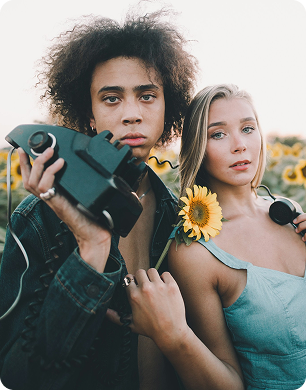 Men & Women Chasing the Glow